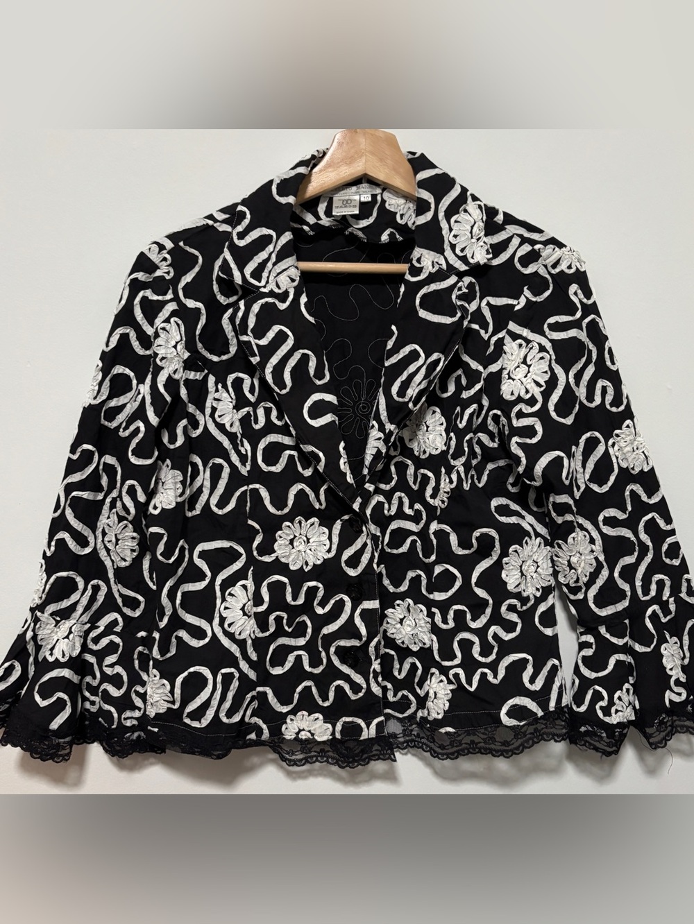 ALBERTO MAKALI Black & White Flowers, Lace Trim , 3 Button Blazer Jacket  10